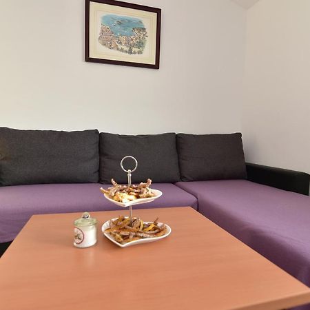 Apartmani Luna Vir Eksteriør bilde